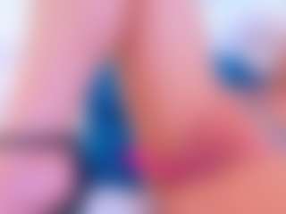 Live cam show with Karissia - Curvy Middle Aged on Latina Girls