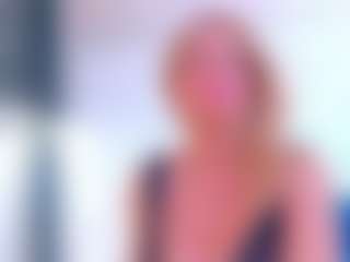 Live cam show with Karissia - Blonde Hair Curvy on madthumbs