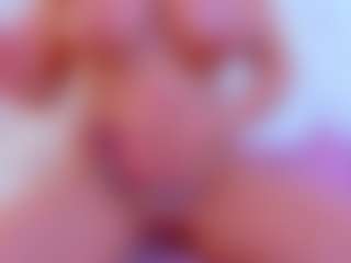Live cam show with Karissia - Green Eyes on CamClone
