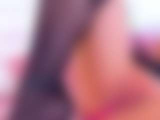 Live cam show with Karissia - Striptease MILF on fuklive.com