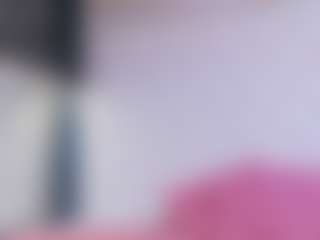 Live cam show with Karissia - Curvy MILF on Dolls Live