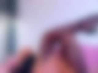 Live cam show with Karissia - Dildo Or Vibrator MILF on Camsoda