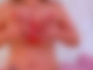 Spettacolo in cam dal vivo con Karissia - Huge Tits su Camsoda