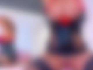 Karissia MILF webcam performer live streaming