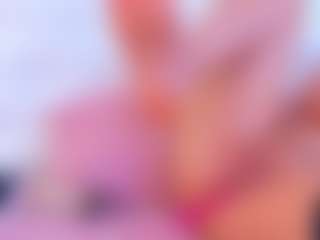 Live cam show with Karissia - Public MILF on live.xheat.ai