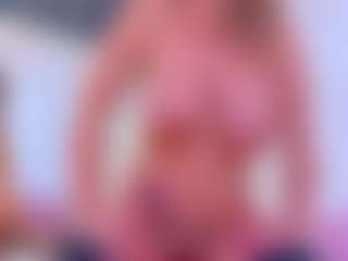 Live cam show with Karissia - Blonde Hair Middle Aged on live.xbliss.ai