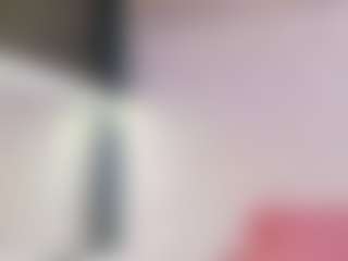 Live cam show with Karissia - Striptease MILF on Camsoda