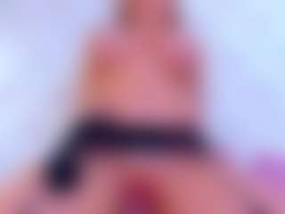 Karissia's Live Sex Cam Show