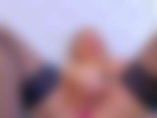 Live cam show with Karissia - Big Tits on TeamSkeetLive