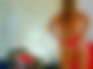 Karissia MILF webcam performer live streaming