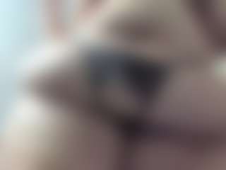 Live cam show with Alondra-zaens - Ass Bouncing on Dolls Live