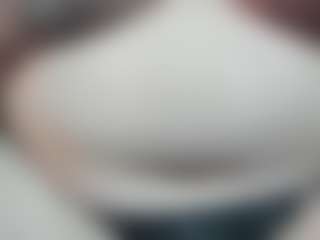 Live cam show with Alondra-zaens - Curvy MILF on livesexfox.com