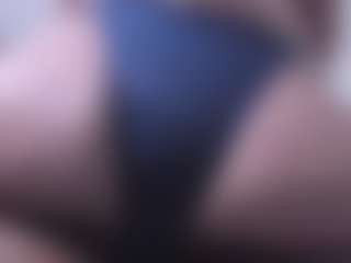 Alondra-zaens's Live Sex Cam Show