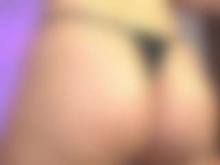 melany-riccii's Live Sex Cam Show
