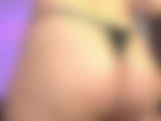 melany-riccii's Live Sex Cam Show