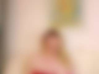 Live cam show with LauraSky - Fuck on Camsoda