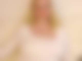 LauraSky's Live Sex Cam Show