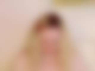 Live cam show with LauraSky - Fuck on milfzrlive.com
