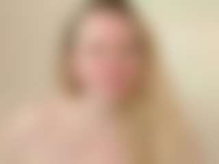 LauraSky's Live Sex Cam Show