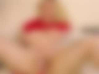 LauraSky's Live Sex Cam Show