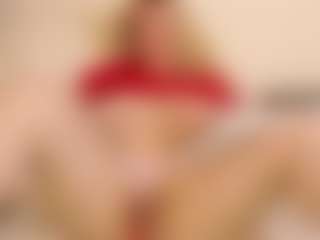 LauraSky's Live Sex Cam Show