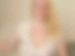 LauraSky's Live Sex Cam Show