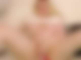 LauraSky's Live Sex Cam Show