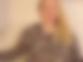 Live cam show with LauraSky - Hairy Pussy on Strip Flash - Live Sex Shows