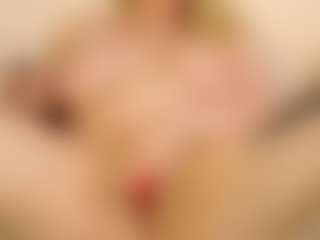 LauraSky's Live Sex Cam Show