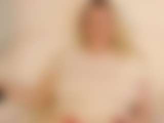 LauraSky's Live Sex Cam Show