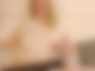 LauraSky's Live Sex Cam Show