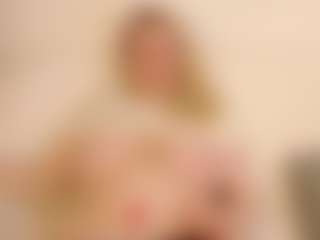 LauraSky's Live Sex Cam Show
