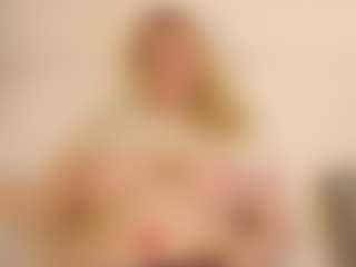 LauraSky's Live Sex Cam Show