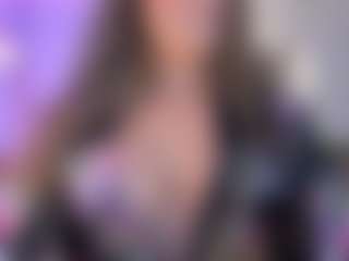 Live cam show with Gia Ferrera - Teen (18+) on Stripli.com