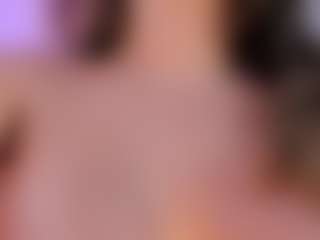 Live cam show with Gia Ferrera - Teen (18+) on Latina Girls