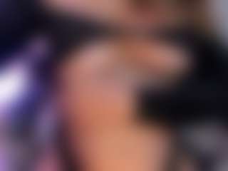 Live cam show with Gia Ferrera - Petite on alttransgirls | colombia