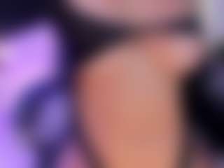 Live cam show with Gia Ferrera - Blowjob on xDating