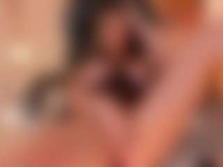 Live cam show with Gia Ferrera - Bedroom on Milfs Live