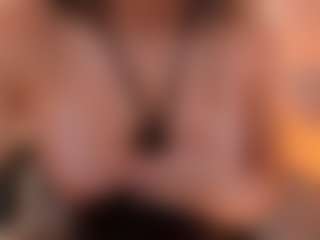 Live cam show with Gia Ferrera - Big Ass on Strip Flash - Live Sex Shows