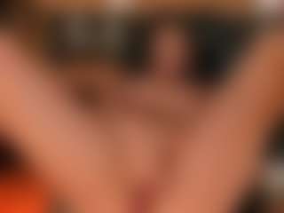 Live cam show with Gia Ferrera - Anal Teen (18+) on SxyPornLive