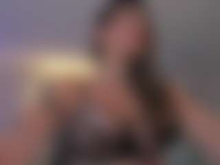Live cam show with Gia Ferrera - Skinny on CamwithHer