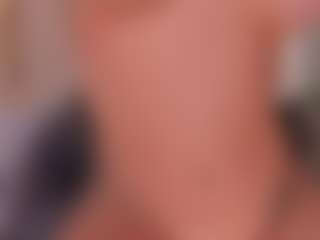 Live cam show with Gia Ferrera - Petite on Camsoda