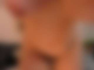 Live cam show with Gia Ferrera - Skinny on Camsoda