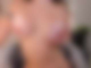 Live cam show with Gia Ferrera - Deepthroat on Camsoda
