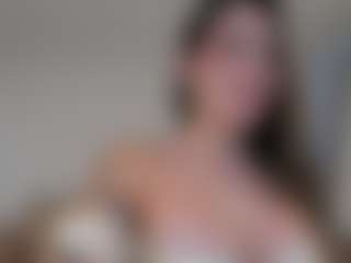 Live cam show with Gia Ferrera - Young Adult on Camsoda