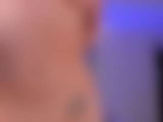 Live cam show with Gia Ferrera - Ahegao on StripNow