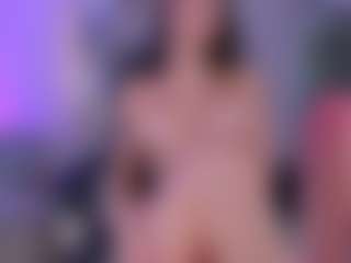Live cam show with Gia Ferrera - Skinny on x69.live