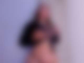 AbellaRider's Live Sex Cam Show