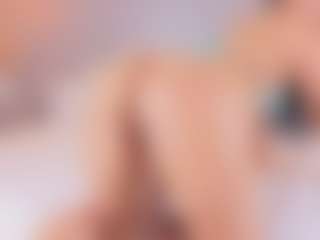 Live cam show with natalia-20 - Petite MILF on Camiplay Live