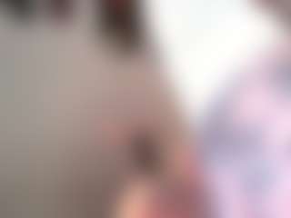 Live cam show with tattoo-experience - Petite on livesuperchat.net